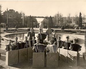 Les benjamins de l'accordéon au Rond-Point, 1955, coll. particulière.