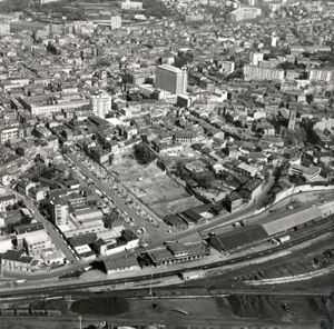 Vue aérienne du quartier de Tarentaize-Le Clapier, [1973] (2 Fi ICONO 932). 