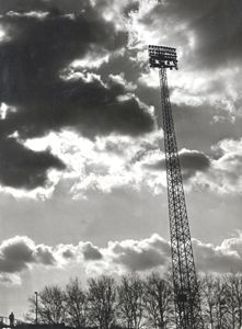 Un des emblèmes du chaudron : les pylônes installés en 1965, sans date (2 Fi icono 450) 